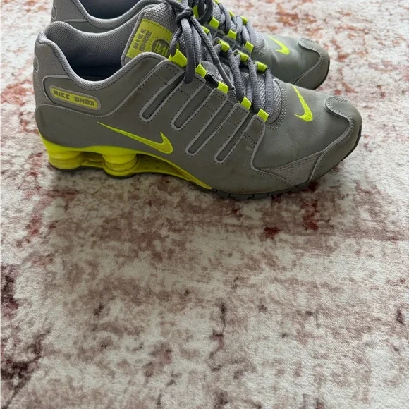 Nike Shox Gray Sneakers with Neon Accents - Picture 4 of 7